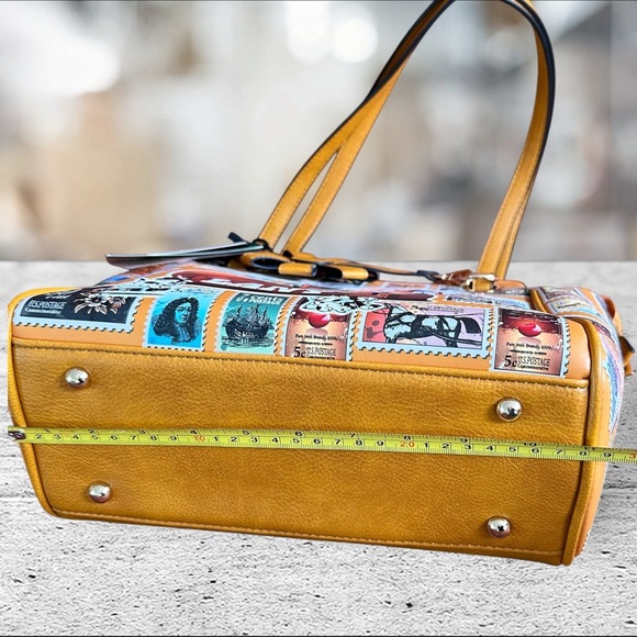 🎉HostPick🎉 Betty Boop LANY Shoulder Bag NWT - RARE, unique postage stamp design - Picture 10 of 16